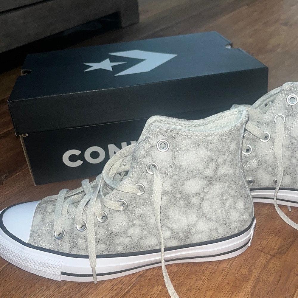 brand new converse high tops